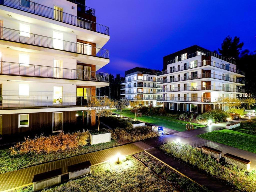 Apartament Family Beach Przy Golden Tulip Lägenhet Miedzyzdroje Exteriör bild