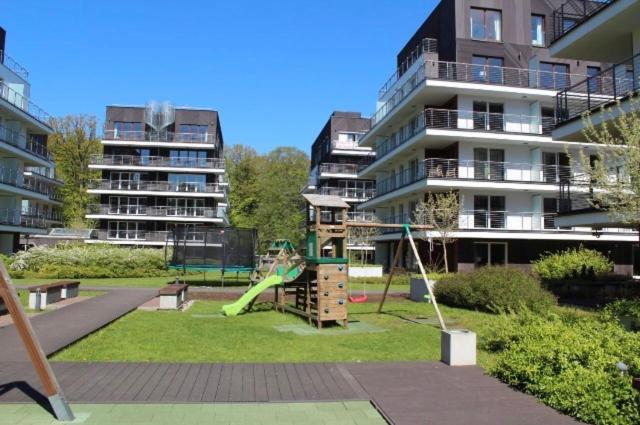 Apartament Family Beach Przy Golden Tulip Lägenhet Miedzyzdroje Exteriör bild